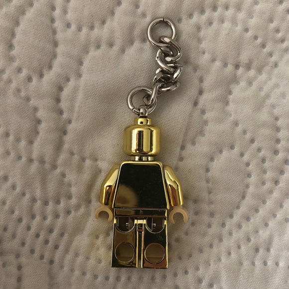 LEGO Gold Keychain Minifigure - Picture 3 of 4